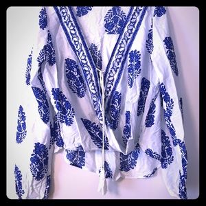 Crop top with 3/4 length sleeves